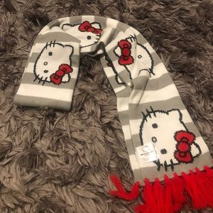 Hello Kitty scarf